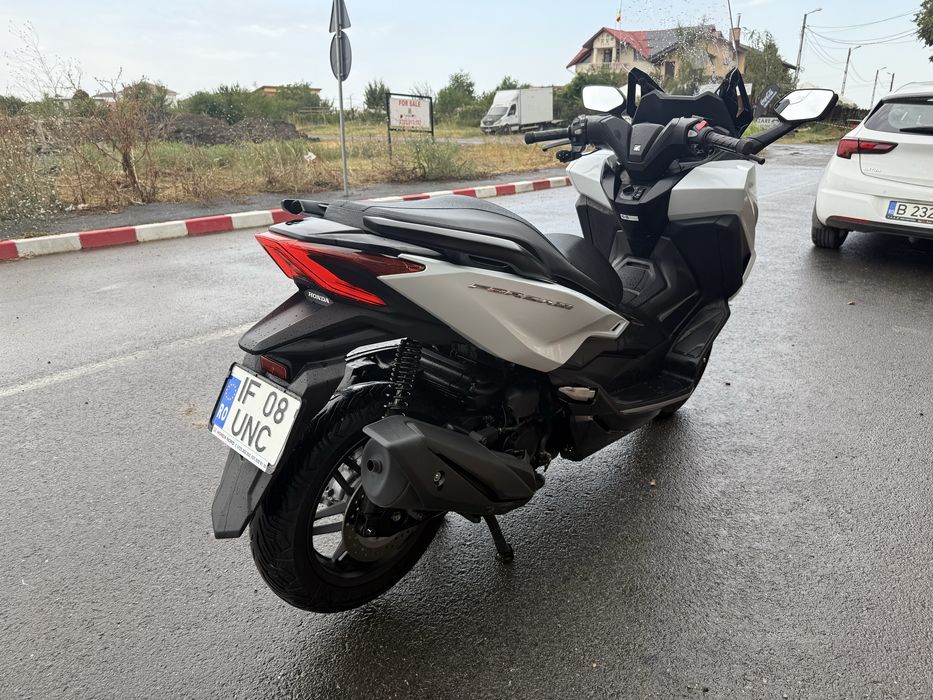 Vand maxi scuter Honda Forza 350 cc