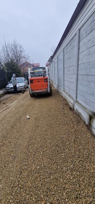 Miniexcavator de inchiriat