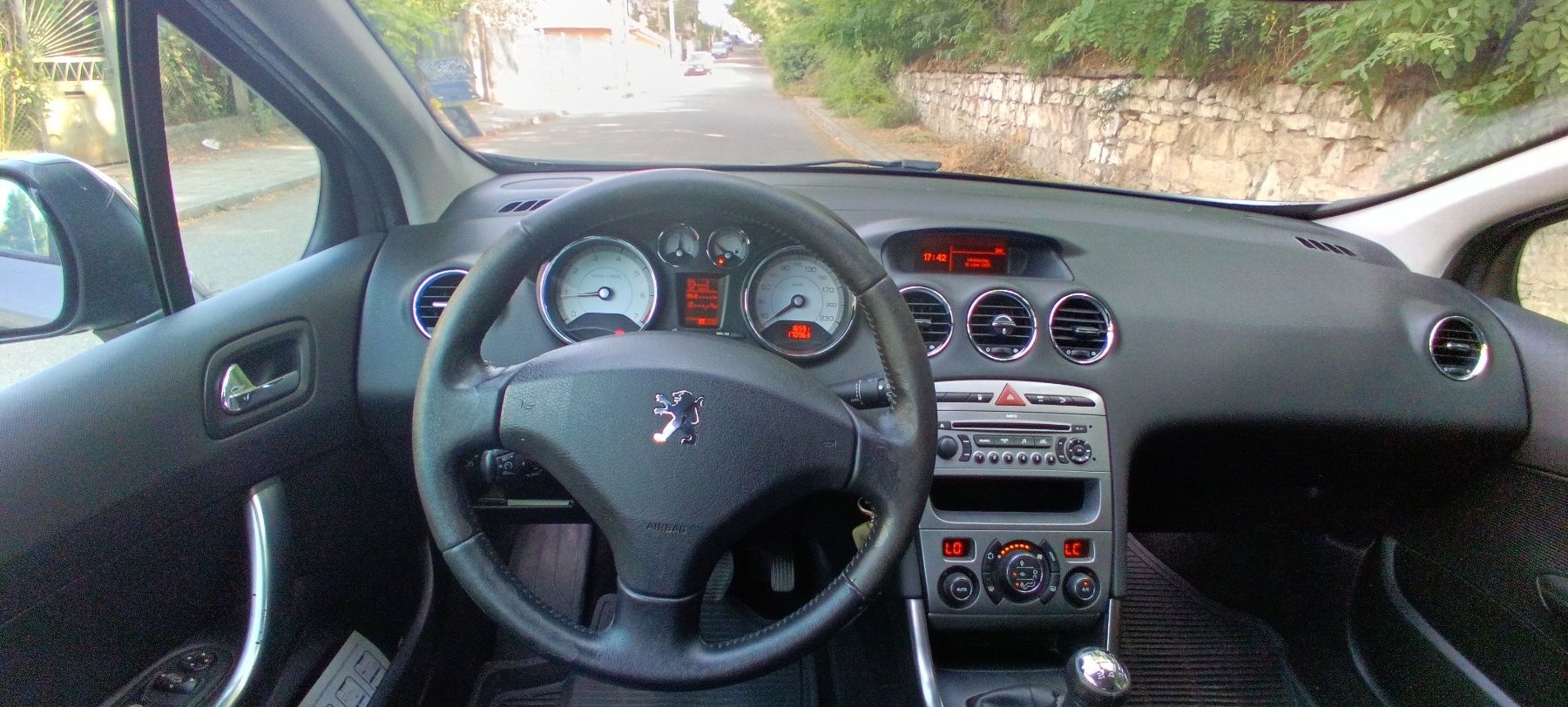 Peugeot 308 SW тъмно сив металик