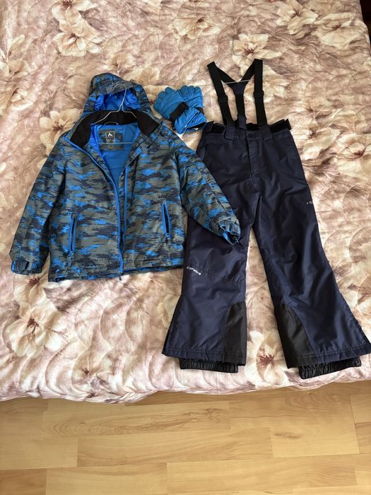 Детска ски екипировка