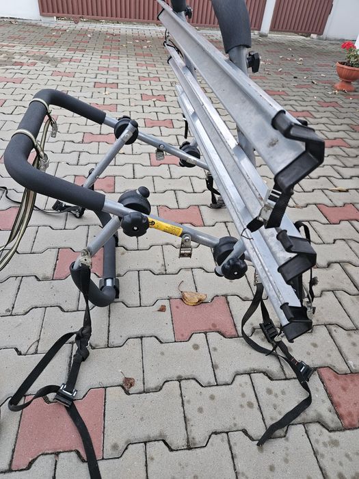 Suport pentru 3 biciclete pe haion