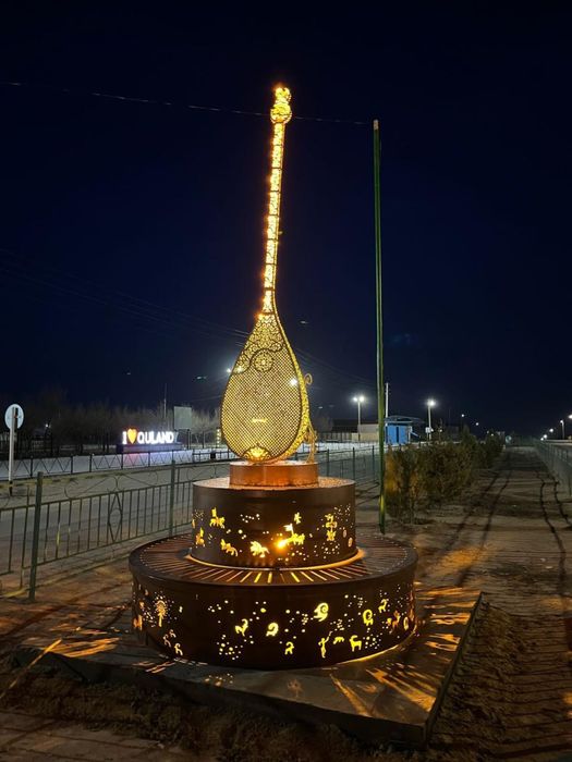 Арт объект Домбыра, металлоконструкции, декор, скульптура, оформление