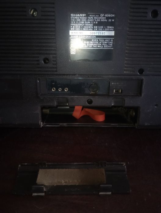 Radiocasetofon Sharp GF6060, funcțional, pentru piese sau radio