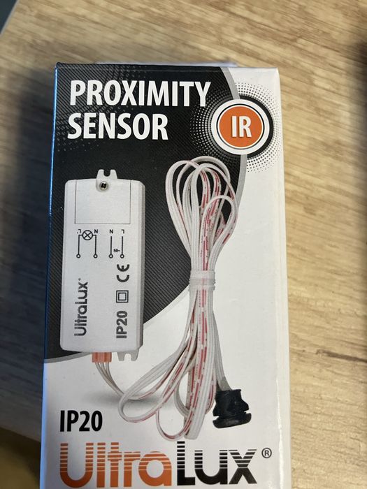 Остатъчни неща от ремонт :) Кабели, первази, мазилки, бои