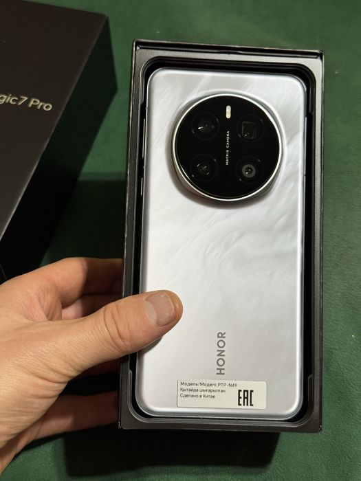 Honor Magic 7 Pro 512 gb Ram 12 5G польный комплект