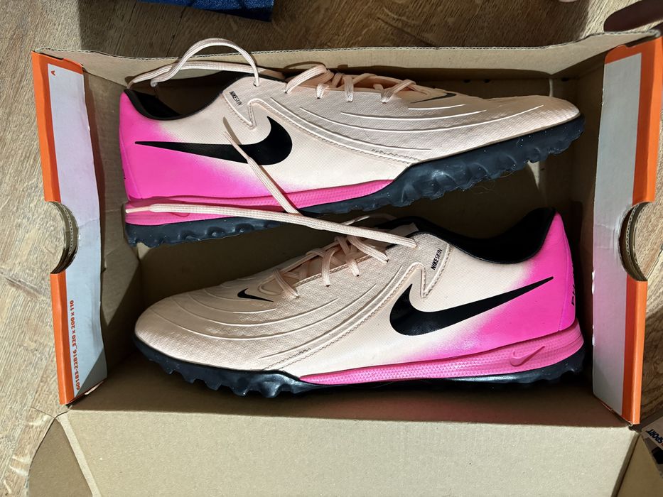 Стоножки Nike.