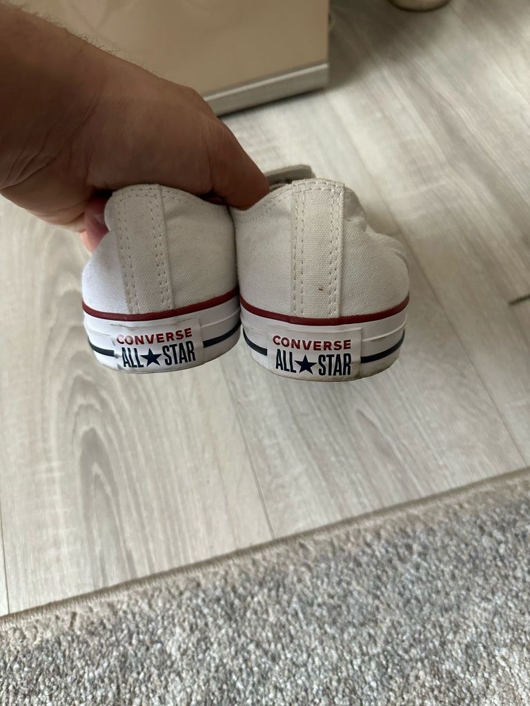 Adidasi Converse