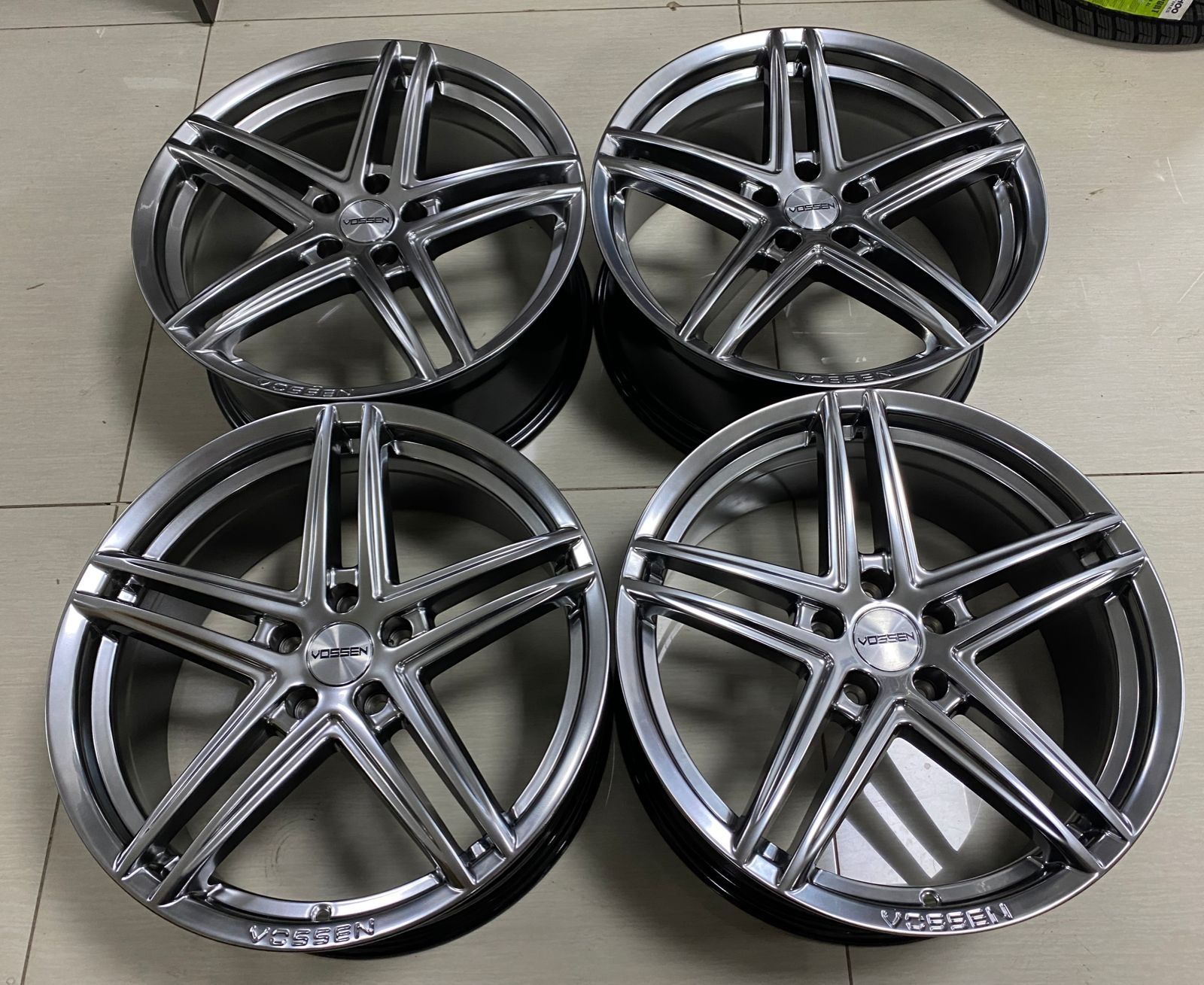 Новые титанывые диски комплект R18 5x108 ши8.0 вы+35 Цо 0.73.1