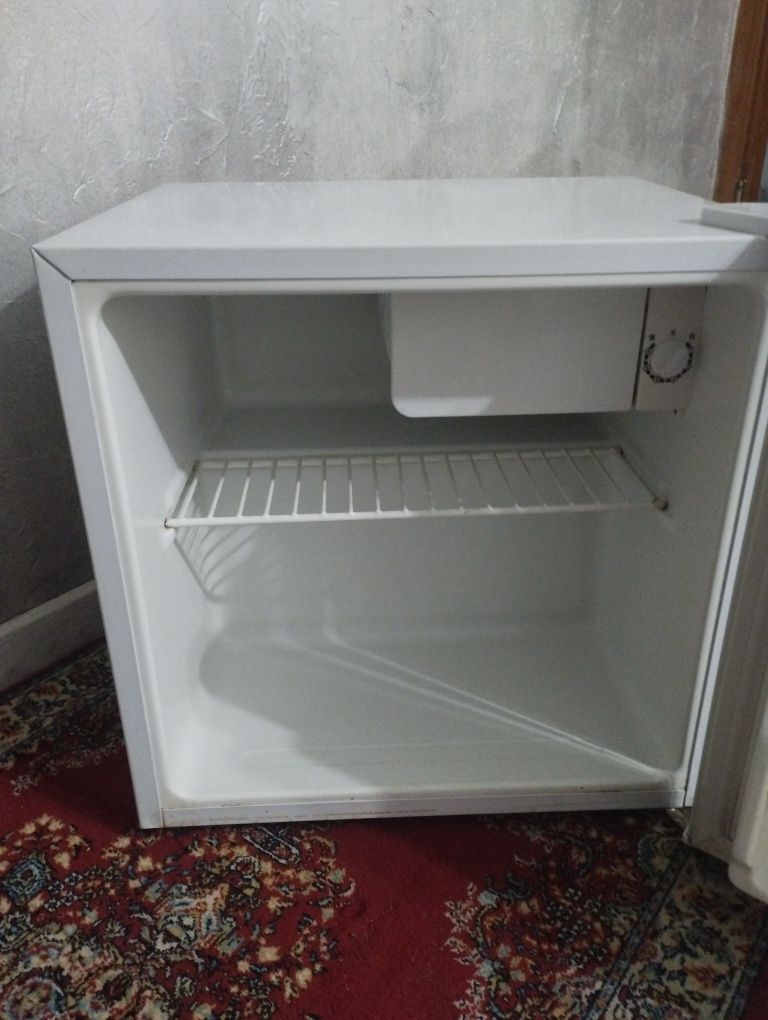Мини холодильник Midea