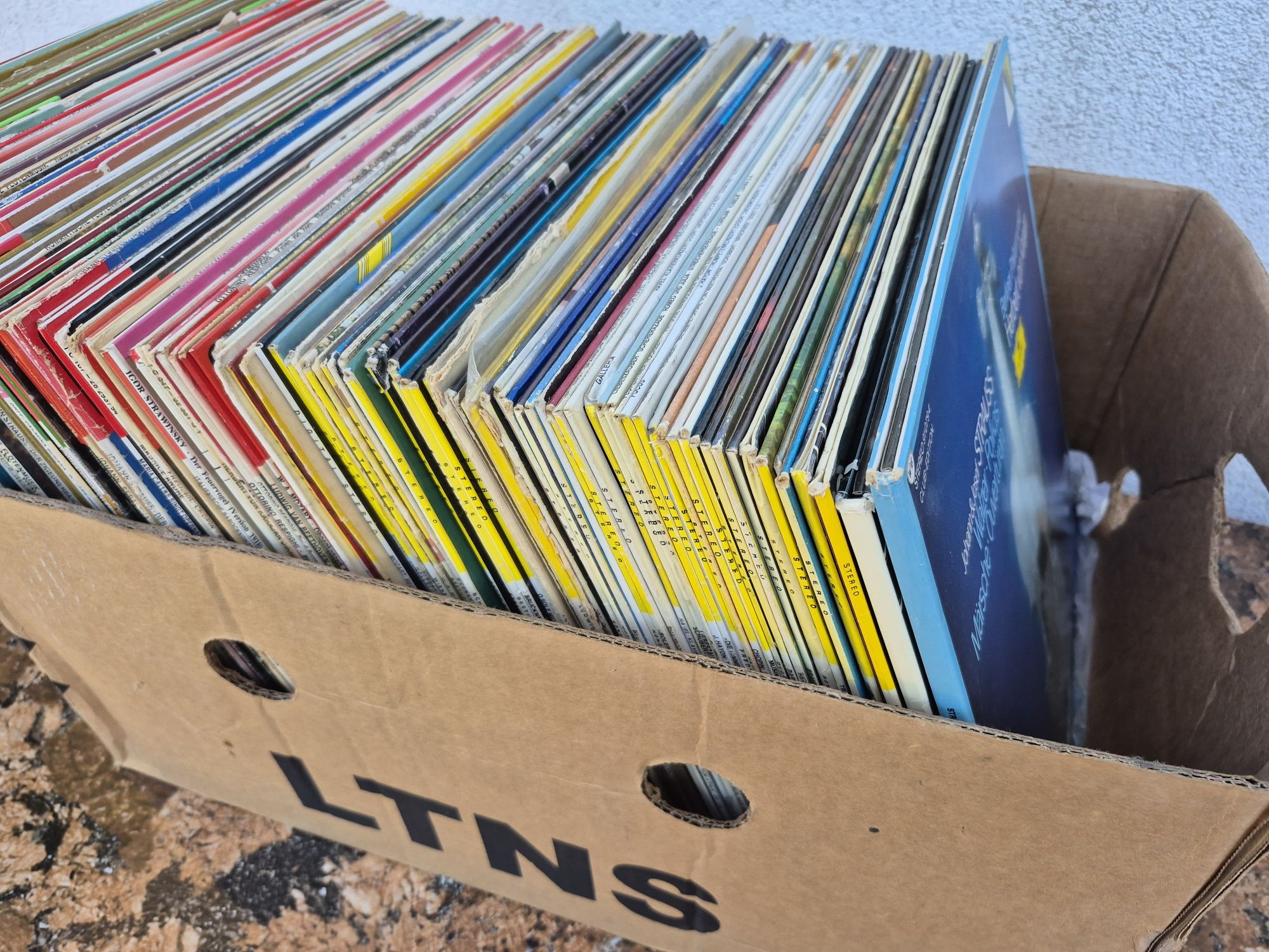 Vând Lot 100 Discuri Vinil colectie muzica clasica mixta