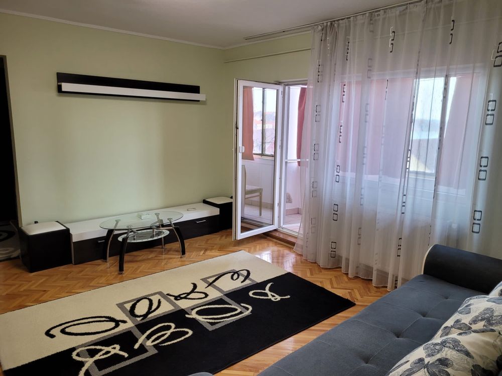 Dau spre inchiriere apartament 2 camere Arad (10 min de centru)