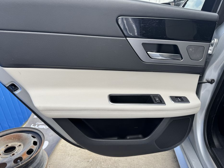 Кожен салон за Jaguar XF