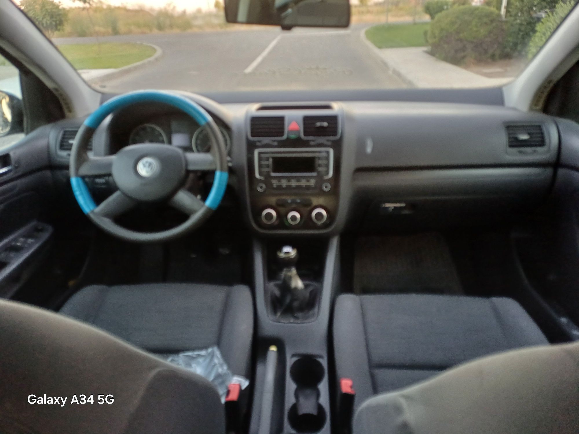 Vănd Vw Golf 5 1.6 fsi acte valabile +fiscal pe loc