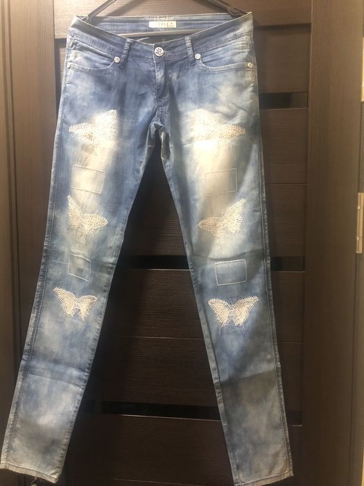 Женские джинсы