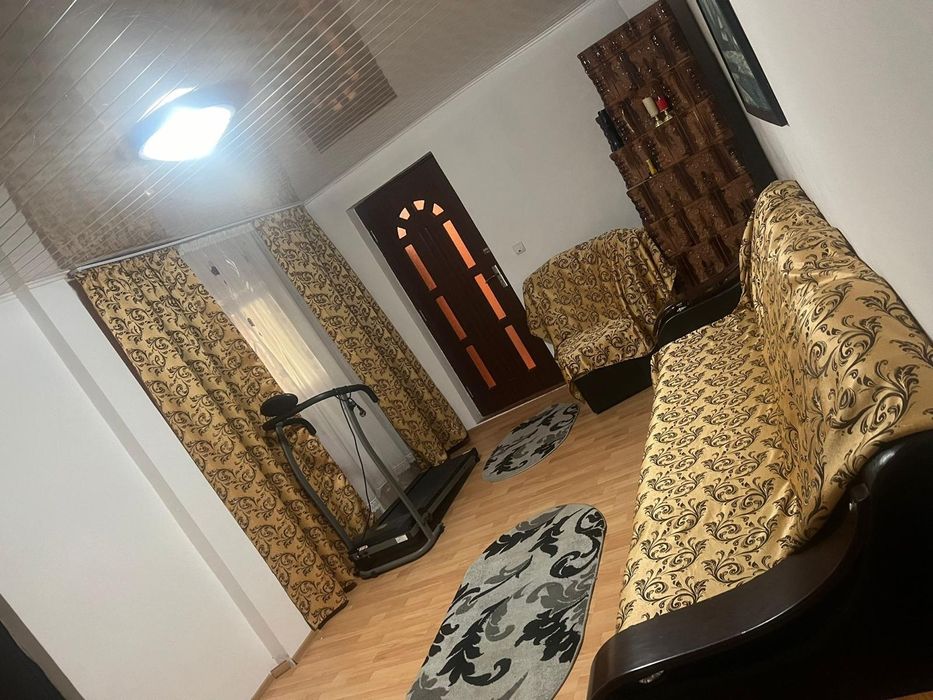 Casắ modernă complet mobilatà cu teren generos 1100 mp.