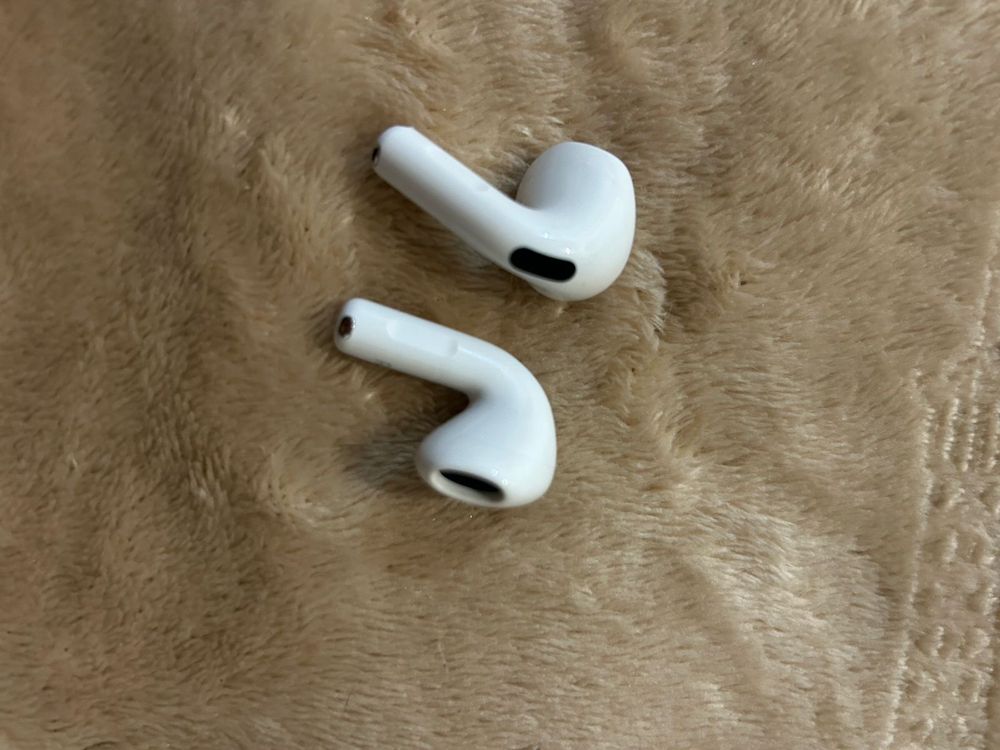Продам Airpods 4