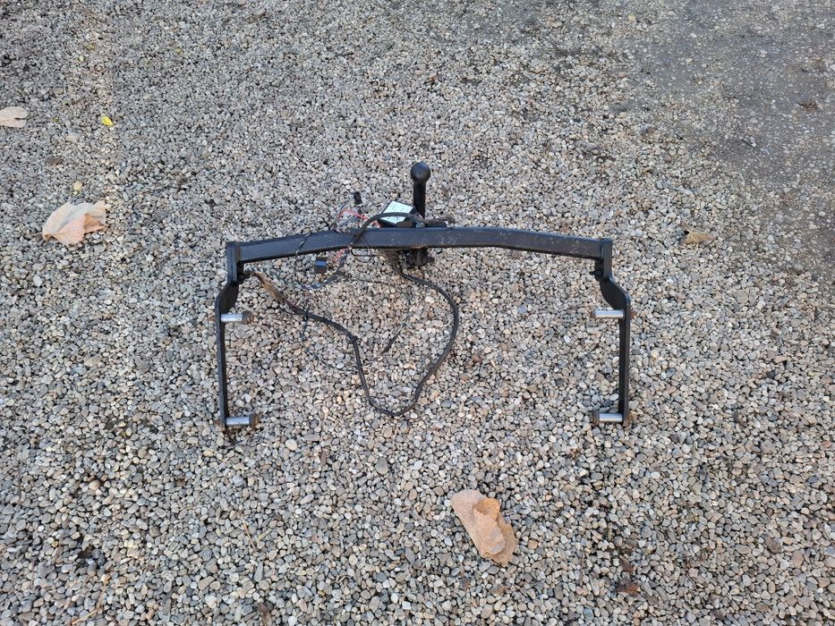 Carlig remorcare cu calculator Dacia Sandero Stepway 2014