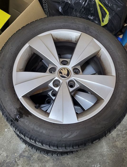 Jante aliaj Skoda 205 55 r16 cu cauciucuri de vara