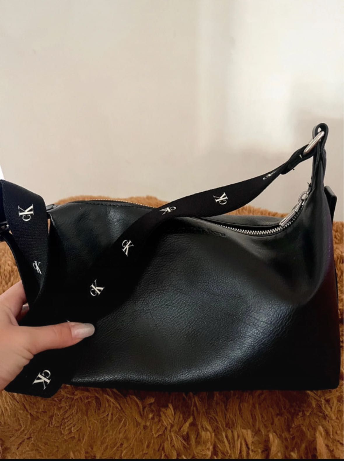 Geanta de umar Calvin Klein