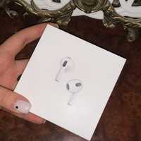 Airpods 3 поколения, белые, новые.