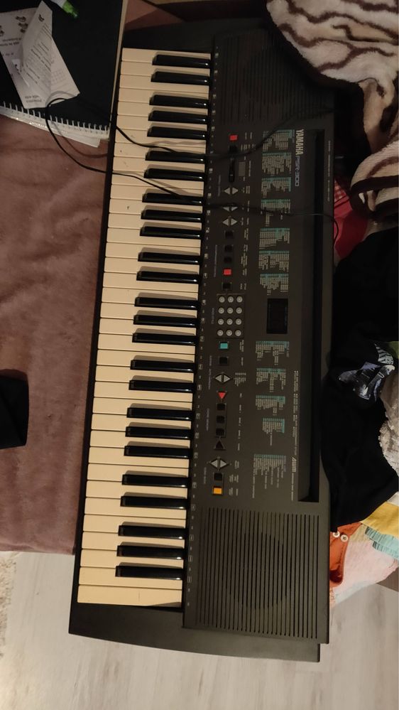 Yamaha psr 300 in stare excelenta