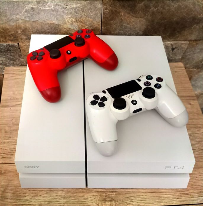 Ps4/Playstation 4 Phat White 500 GB HDD cu peste 20 joc+FC 25+2 Manete
