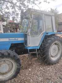 Tractor albastru landini