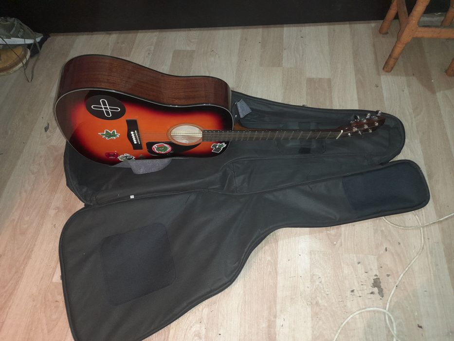 Chitara acustica fender