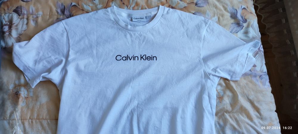 Calvin Klein Тениски