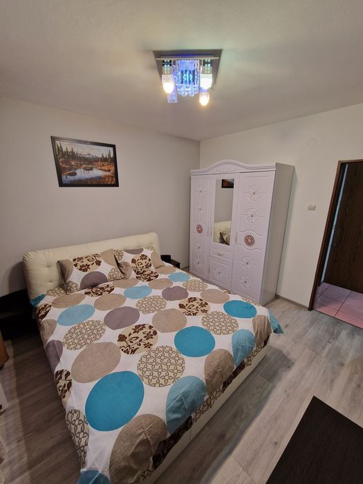 Închiriez apartament 2 camere regim hotelier