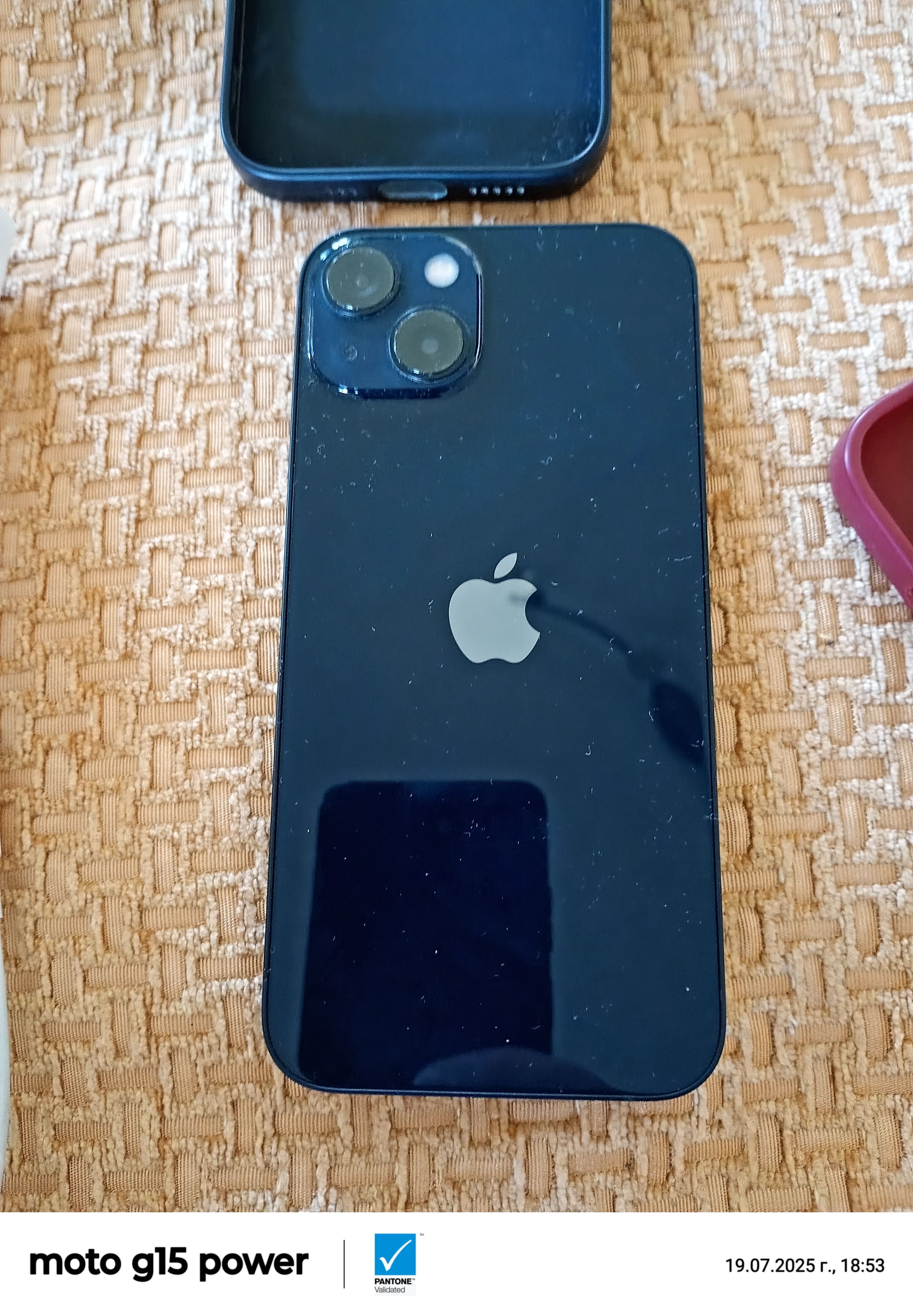 Продавам iphone 13