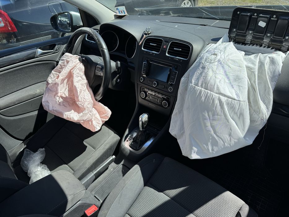 Dezmembrez Golf 6 2011