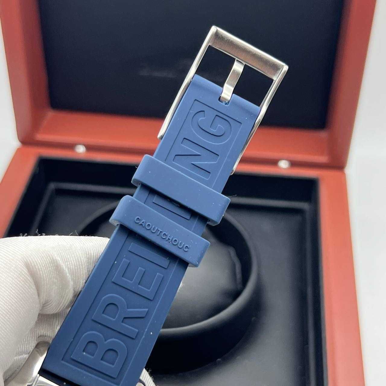 Breitling Avenger COLT синьо/черно