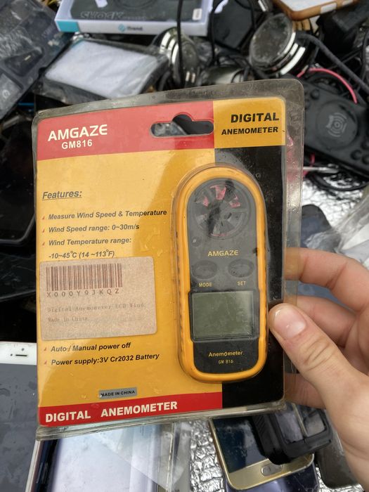 Anemometru digital