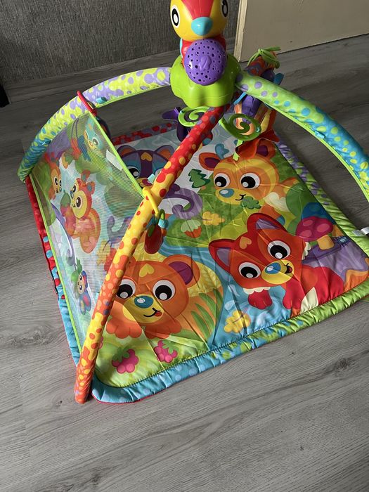 Бебешка активна гимнастика с музикален проектор