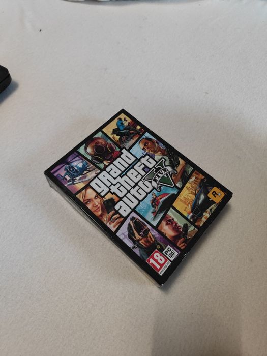 Joc PC GTA 5 și The witcher 3