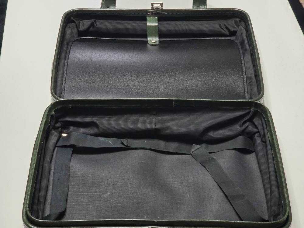 Geanta vintage verde din piele