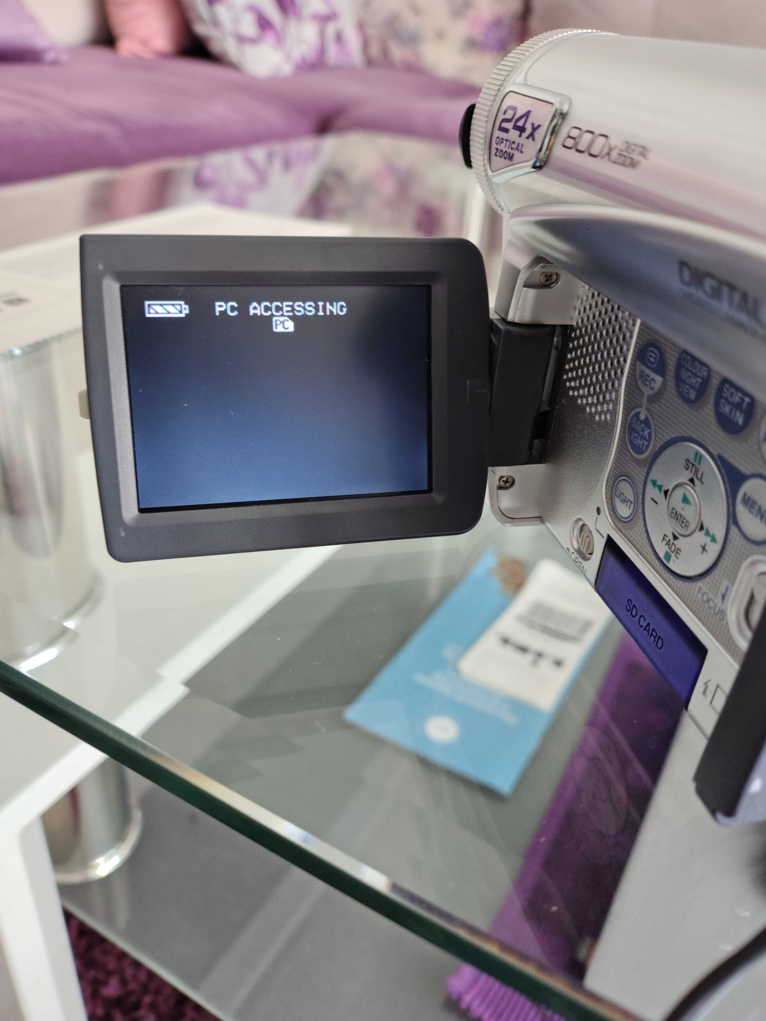 Продавам видео камера Panasonic NV-GS15EG