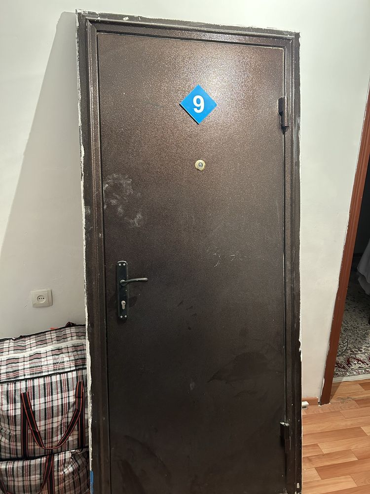 Продам дверь входную
