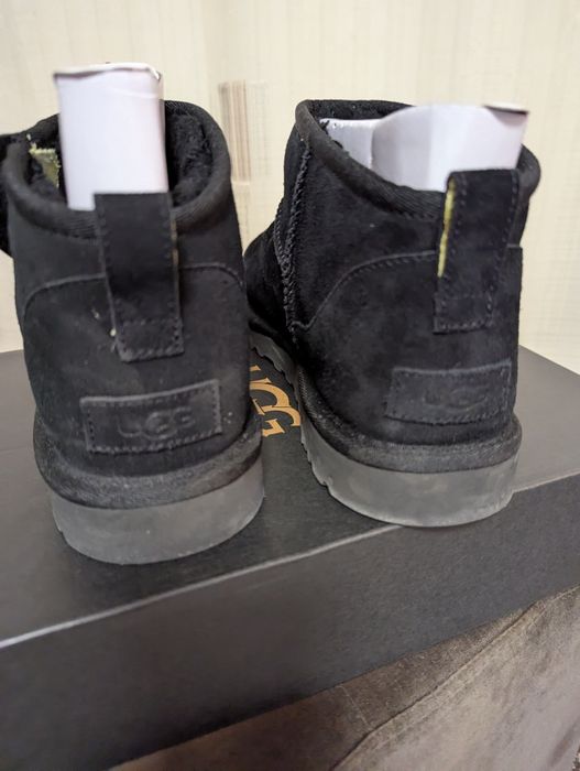 Vând UGG-uri bărbați