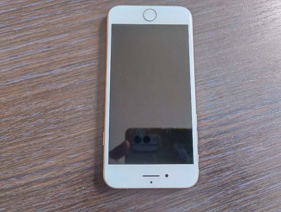 iPhone 8, много добро състояние