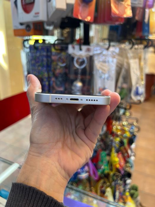 iPhone 14 Белый 128ГБ в идеальном состоянии