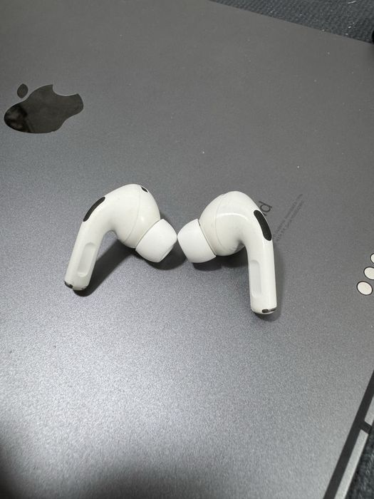 Airpods Pro 2 Aybi yo’q ishlashi zo’r Orginal