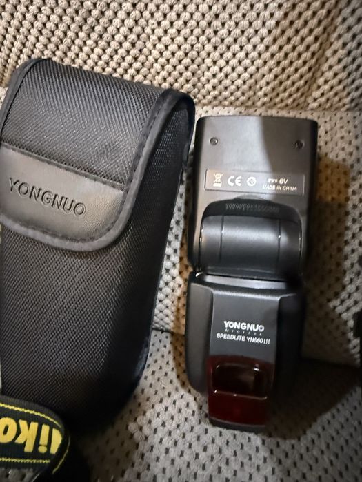 Nikon D5100 cu obiective blitz si rucsac