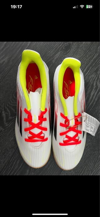 Ghete fotbal sala Adidas F50 Club IN noi