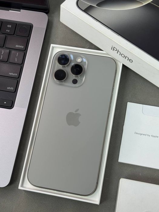 iPhone 16 Pro Max