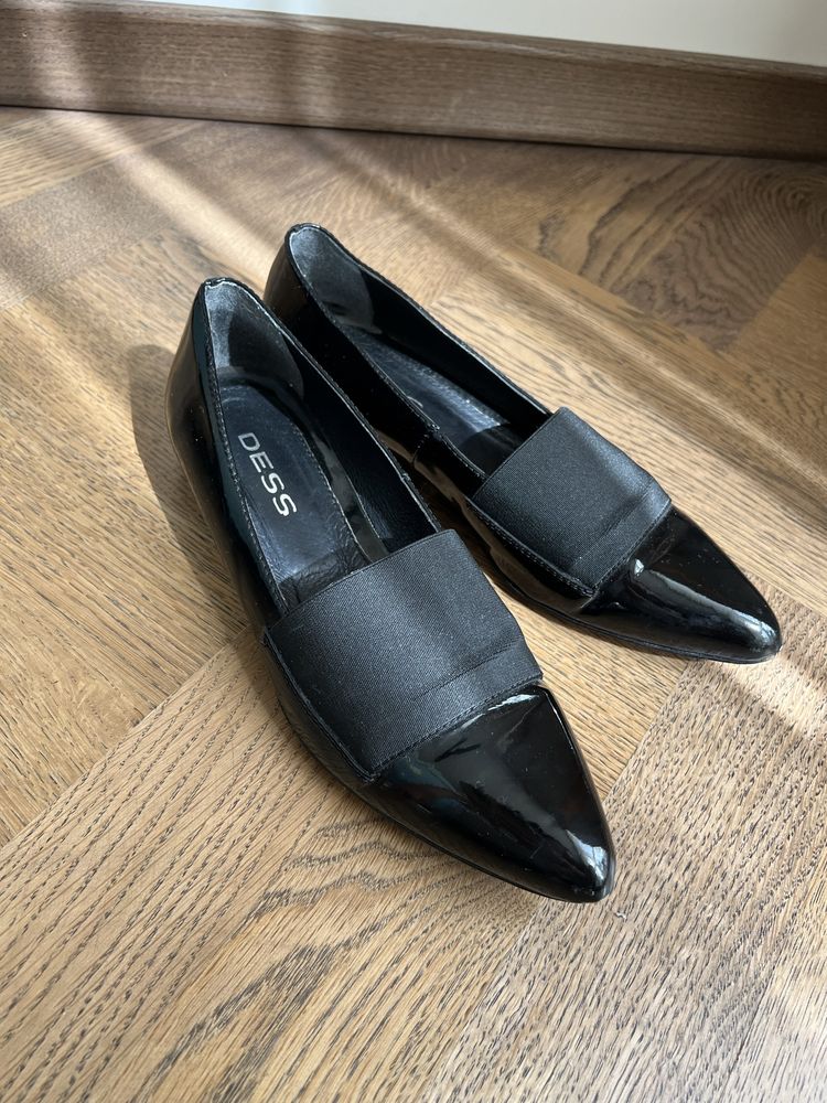 Елегантни дамски лачени обувки от естествена кожа, български, номер 37