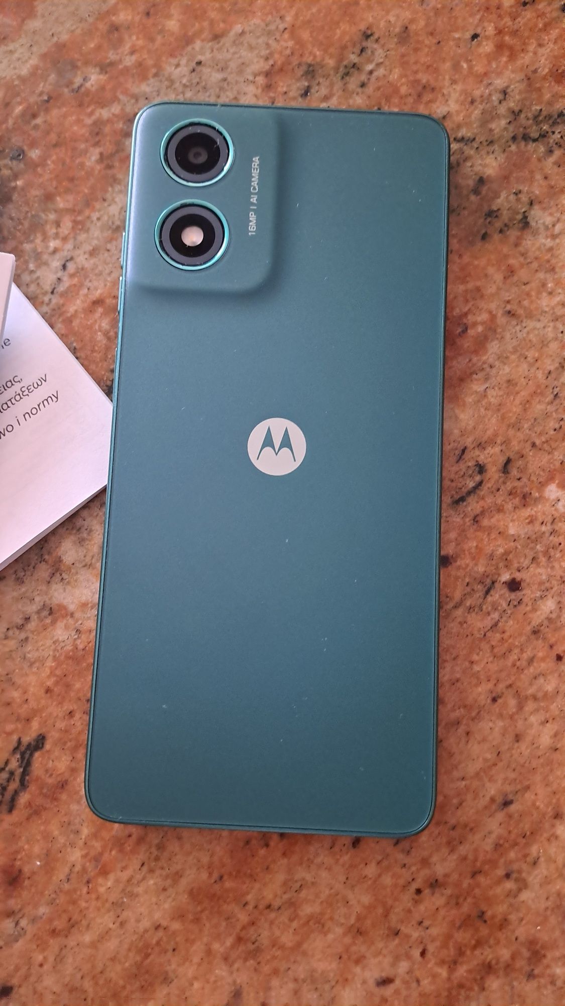 Motorola moto g04 - green/ зелен + подарък слушалки ttec