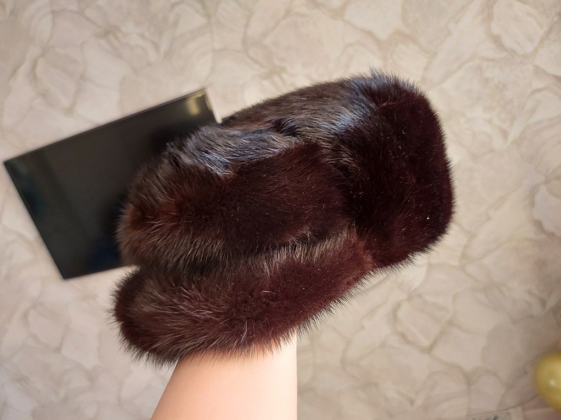 Продам  мужскую норковую шапку с козырьком.