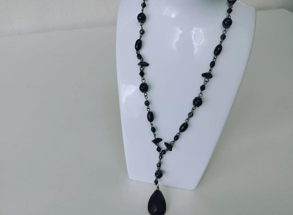 Vechi colier lant cu margele negre